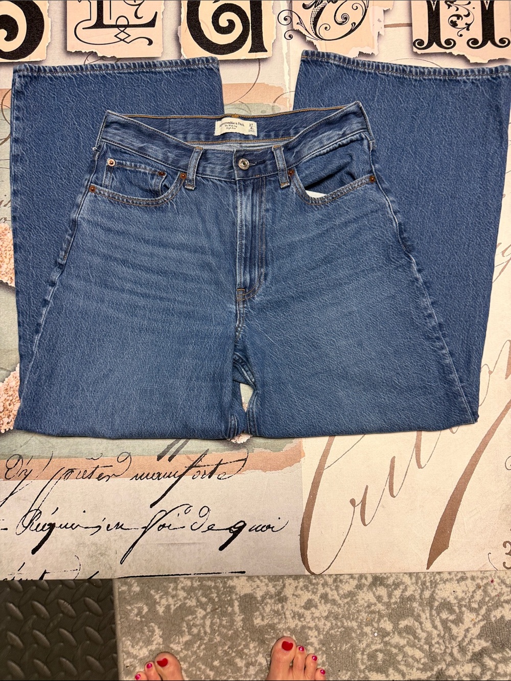 Abercrombie & Fitch Women's Wide-Leg Jeans in Medium Blue